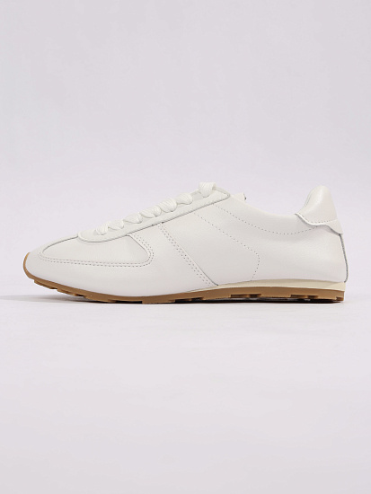 Plyajdagi hojatxonaga siyayotgan qizlar videosi